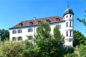 Traumhaftes Schloss. Mit Abgeschl.-Bescheinigung für 8 WE. Für Eigennutzer und Projektentwickler – Landshut (Kreis) – Vorschaubild 1