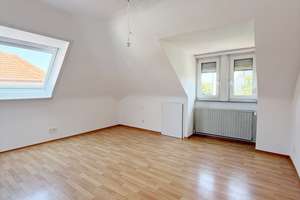 Großzügige Drei-Zimmer-Wohnung ideal zur WG-Gründung mit gemeinschaftlichem Dachbereich – Rotenwaldstr. 104, 70176 Hasenberg, Stuttgart – Vorschaubild 3