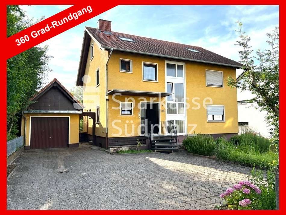 Einfamilienhaus mit Garage