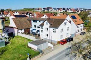 Investitionshighlight: Vollvermietetes Mehrfamilienhaus mit großzügiger Scheune  – Würzburg (Kreis) – Vorschaubild 2