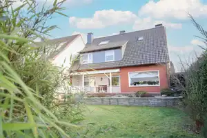 Am Naturschutzgebiet: Reiheneckhaus für 2 Familien mit eigenem Garten in Bochum-Höntrop – Bochum – Vorschaubild 1