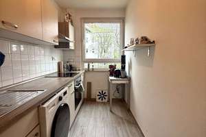 Lichtdurchflutete 2 Zimmer Wohnung mit Balkon in ruhiger Lage von Berlin-Lichterfelde – Die vollständige Adresse der Immobilie erhältst du vom Anbieter., 12209 Lichterfelde, Berlin – Vorschaubild 12