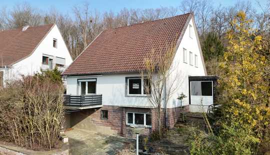 Bild von Historisches Einfamilienhaus mit großem Garten und Carport