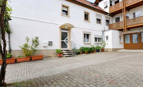Wohnen & Arbeiten unter einem Dach
Wohn- und Geschäftshaus mit großer, vielfältiger Nutzfläche i