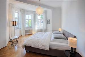 Möbliert: Schöne 2-Zimmer Wohnung im denkmalgeschützten Altbau – Die vollständige Adresse der Immobilie erhältst du vom Anbieter., 80638 Nymphenburg, München – Vorschaubild 3