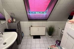 vermietete 4 Zimmer Maisonette – Dachgeschosswohnung in schöner Lage von Schnelsen – Die vollständige Adresse der Immobilie erhältst du vom Anbieter., 22457 Schnelsen, Hamburg – Vorschaubild 18