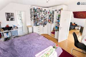 Gemütliche 2-Zi.-Dachgeschosswohnung mit Balkon in S-Untertürkheim – Die vollständige Adresse der Immobilie erhältst du vom Anbieter., 70327 Untertürkheim (Ortsteil), Stuttgart – Vorschaubild 3