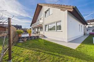 Modernisiertes, energieeffizientes Zweifamilienhaus mit Wintergarten und Pool – Die vollständige Adresse der Immobilie erhältst du vom Anbieter., 86456 Gablingen – Vorschaubild 2
