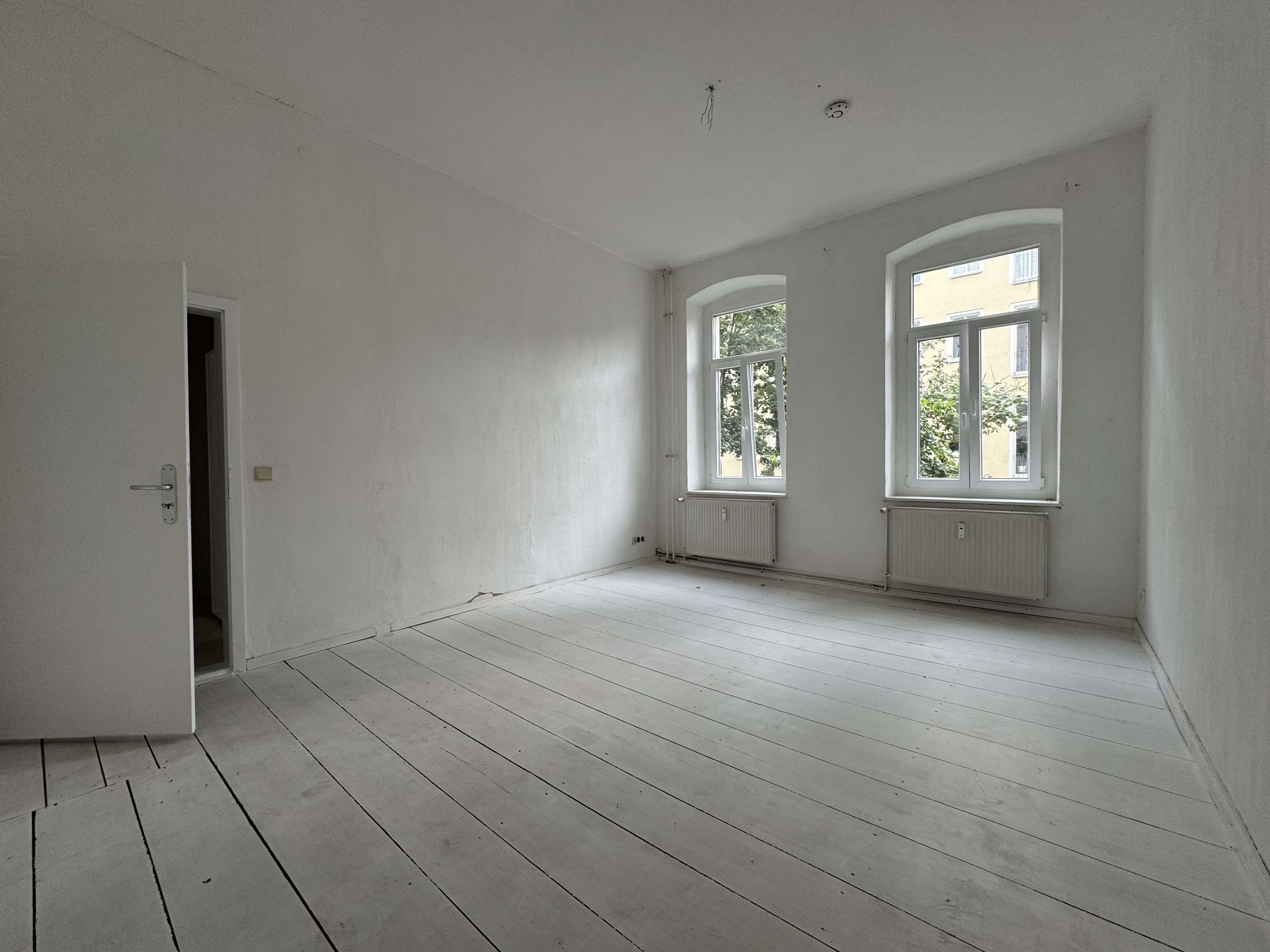 Gelegenheit Simon-Dach-Kiez: Ideal geschnittene 2-Zi.-Altbauwohnung z. Modernisieren-nur 4.934 €/qm!, Berlin – Bild 2