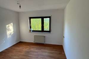 Schöne und ruhige 3-Zimmer-Wohnung mit Parkplatz und großer Terrasse in Esslingen am Neckar – Strümpfelbacher Steige 19, 73732 Wiflingshausen, Esslingen am Neckar – Vorschaubild 5