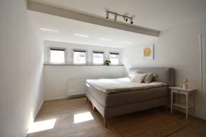 Ohligs, Nähe HBF, Altbau, DG, 63 m², 3 Zimmer, KDB, renoviert, EBK, teilmöbliert möglich. – Die vollständige Adresse der Immobilie erhältst du vom Anbieter., 42697 Ohligs/Aufderhöhe/Merscheid, Solingen – Vorschaubild 11