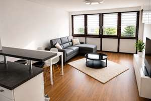 Bieterverfahren | Stilvoll modernisierte 2-Zimmer-Wohnung mit Balkon in Stuttgart-Stammheim – Die vollständige Adresse der Immobilie erhältst du vom Anbieter., 70439 Stammheim-Süd, Stuttgart – Vorschaubild 2