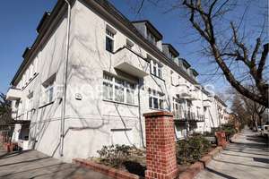 Lichtdurchflutete Dachgeschosswohnung mit privater Aufdachterrasse