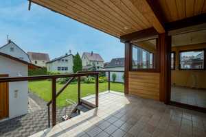 FÜR HOLZLIEBHABER! Freistehendes Einfamilienhaus mit großer Garage und schönem Garten
 – Ravensburg (Kreis) – Vorschaubild 14