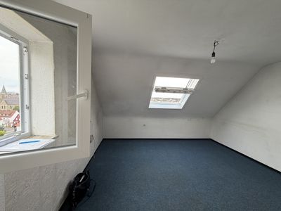 Klein, bezahlbar und voller Möglichkeiten, 2 Zi- DG- Whg für Eigennutzer, Kapitalanleger in Backnang