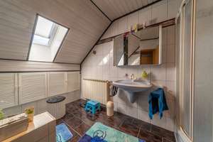 Einfamilienhaus mit riesiger Terrasse, wunderschönem Garten und viel Platz für Kreativität – Hauptstraße 13, 63695 Glauburg – Vorschaubild 42