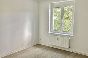 Tageslichtbad mit Wanne und Dusche – Dodendorfer Str. 46, 39112 Leipziger Straße, Magdeburg – Vorschaubild 5