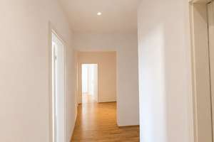 Perfekt für Familien*4-Zimmer-Wohnung mit Terrasse*Gartenblick*Aufzug*hohe Decken*EBK*2 Bäder* – 60487 Bockenheim, Frankfurt am Main – Vorschaubild 10