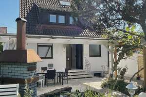 +++ Charmant. Modern. Besonders – Freistehendes Einfamilienhaus mit Gartenparadies +++