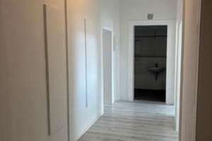Helle 2-Zimmer Wohnung in Wuppertal-Oberbarme, frisch renoviert. – Liegnitzer Str. 48, 42277 Oberbarmen, Wuppertal – Vorschaubild 2