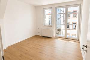 Wunderschöne Wohnung mitten in Bestlage mit Küche und Balkon ab 01.10 – Musikantenweg 66, 60316 Nordend-Ost, Frankfurt am Main – Vorschaubild 3