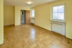 Gepflegtes 5-Zimmer-Einfamilienhaus mit Doppelgarage und 4 Stellplätzen! – Die vollständige Adresse der Immobilie erhältst du vom Anbieter., 89367 Waldstetten – Vorschaubild 3