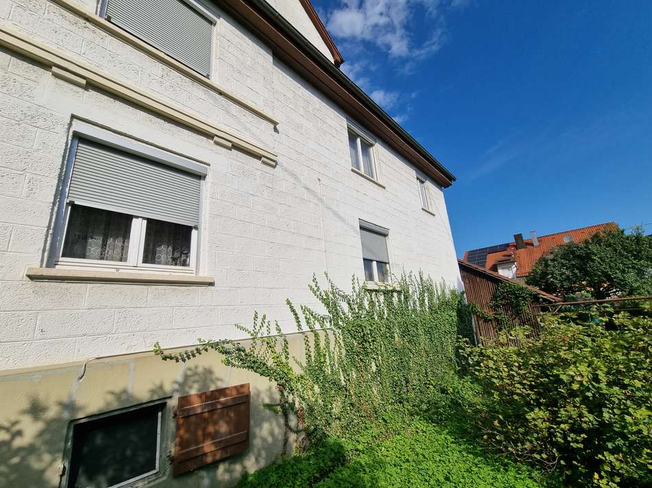 Seitliche Hausansicht