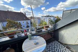 Lichtdurchflutete 3-Zi-ETW (DG) in idealer Stadtlage mit Dachloggia – Die vollständige Adresse der Immobilie erhältst du vom Anbieter., 90409 Uhlandstraße, Nürnberg – Vorschaubild 1