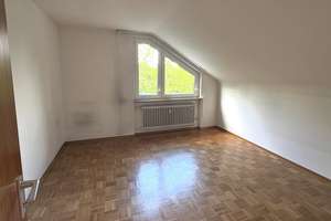 Schöne 4-Zimmer-Dachgeschosswohnung mit zwei Balkonen  – Die vollständige Adresse der Immobilie erhältst du vom Anbieter., 70563 Österfeld, Stuttgart – Vorschaubild 5