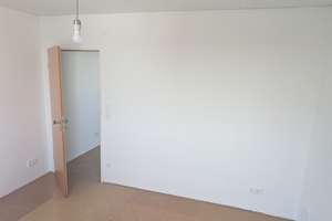Provisionsfreie, helle 3-Zimmer-Dachgeschosswohnung mit verglaster Loggia, Blick ins Grüne & Aufzug – Kinzigstrasse 8, 38120 Weststadt, Braunschweig – Vorschaubild 20