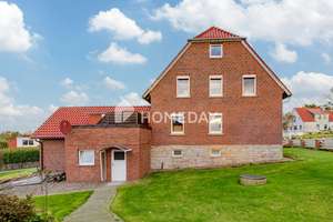 Charmantes Zweifamilienhaus mit Garten, Garagen in Obernkirchen – Die vollständige Adresse der Immobilie erhältst du vom Anbieter., 31683 Obernkirchen – Vorschaubild 3