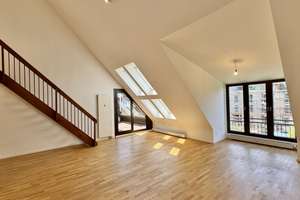 Lichtdurchflutete  Dachgeschoss-Maisonette-Galerie-Wohnung mit 5 Zimmer, Loggia, 3 Bäder und Kamin – Robert-Stolz-Str. 15, 40470 Mörsenbroich, Düsseldorf – Vorschaubild 3