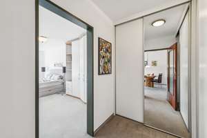 Lichtdurchflutete 2,5 Zimmer Wohnung mit Südbalkon und nahe des historischen Pfanzeltplatzes in A... – Die vollständige Adresse der Immobilie erhältst du vom Anbieter., 81737 Altperlach, München – Vorschaubild 5