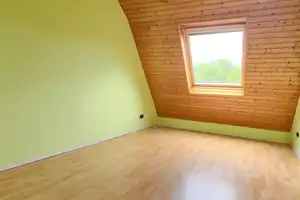 NUR 5 MINUTEN BIS ZUR FUßGÄNGERZ ONE UND DENNOCH ABSOLUT RUHIG GELEGEN! 2-Zimmer Altbauwohnung – Wiesbaden – Vorschaubild 6