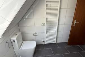 Frisch sanierte 1-Zimmer-DG-Wohnung mit Designerbad & Parkett in Köln-Weidenpesch – Nerusser strasse 50737, 50737 Longerich, Köln – Vorschaubild 16