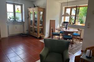 Charmante 3-Zimmer-Maisonette-Wohnung mit Balkon in ruhiger und zentraler Lage – Seifensiedergasse 4, 85570 Markt Schwaben – Vorschaubild 2