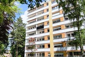 Sonnige 3-Zimmer Wohnung mit Balkon im 5. OG in Nürnberg-Zerzabelshof
