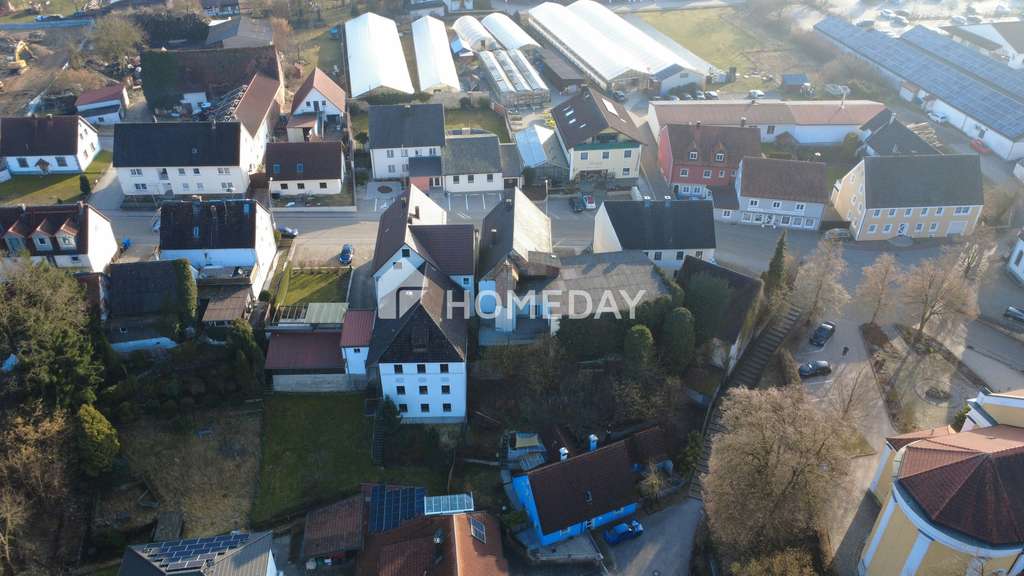 Immobilie in Siegenburg - Viel Raum für Ideen – Wohn- und Geschäftshaus mit Entwicklungspotenzial
 - Bild 2