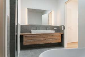 Wohnen mit Skylineblick : 5-Zimmer-Penthouse-Wohnung im  Herzen von Sachsenhausen. – 60599 Sachsenhausen-Süd, Frankfurt am Main – Vorschaubild 19