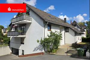Direkt Wohlfühlen: gepflegte 5-Zimmer Maisonettewohnung in Auerbach