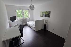 Gemütliches möbliertes Zimmer (16 m²) in Studenten-WG – München, Spitzwegstraße – Spitzwegstr. 15, 81373 Untersendling, München – Vorschaubild 2