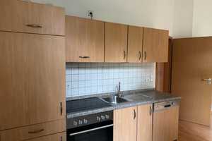 Nette 2-Raum-Wohnung mit EBK und Balkon zwischen Hasselbachplatz und Uniklinik! – Hellestr. 2 a, 39112 Magdeburg – Vorschaubild 1