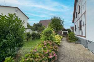 GEPFLEGTES FACHWERKHAUS - SCHEUNE - GROßER GARTEN - VIEL WOHNFLÄCHE & AUSBAUPOTENTIAL IN ROMMELSBACH – Die vollständige Adresse der Immobilie erhältst du vom Anbieter., 72768 Rommelsbach, Reutlingen – Vorschaubild 3