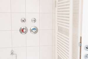 Großzügige und helle, renovierte 2-Zimmer-Dachgeschoß-Wohnung mit Lift in Sendling – Senserstr. 15, 81371 Sendlinger Feld, München – Vorschaubild 11