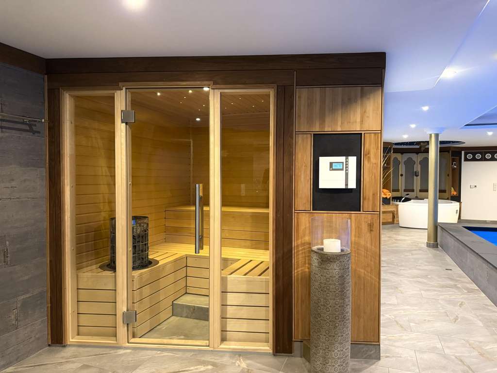 Immobilie in Neuburg am Rhein - Exklusives Anwesen mit Wellnessoase und vielfältigen Nutzungsmöglichkeiten - Bild 3