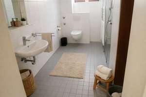 Einfamilienhaus in Berlin-Rudow (bezugsfrei) – 4 Zi. ca. 109 m² Wohnfläche plus ca. 56 m² Souterrain – Margueritenring 17A, 12357 Rudow, Berlin – Vorschaubild 40