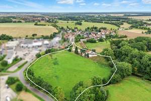 "Landhausidylle trifft Reiterglück"
Einfamilienhaus in Windischleuba – Die vollständige Adresse der Immobilie erhältst du vom Anbieter., 4603 Windischleuba – Vorschaubild 2