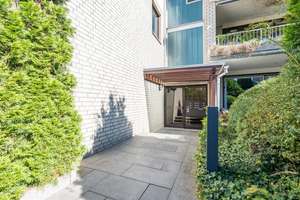Direkt am Strand - Terrassenwohnung über zwei Ebenen mit Elbblick – Die vollständige Adresse der Immobilie erhältst du vom Anbieter., 22587 Blankenese, Hamburg – Vorschaubild 3