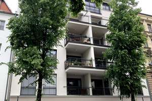 Exklusive, sonnige 3-Zimmer-Wohnung mit Balkon und EBK in Neukölln, Berlin