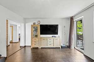3-Parteienhaus mit XXL-Garage – inkl. Sanierungsangebot & Förderübersicht – Die vollständige Adresse der Immobilie erhältst du vom Anbieter., 93089 Aufhausen – Vorschaubild 7